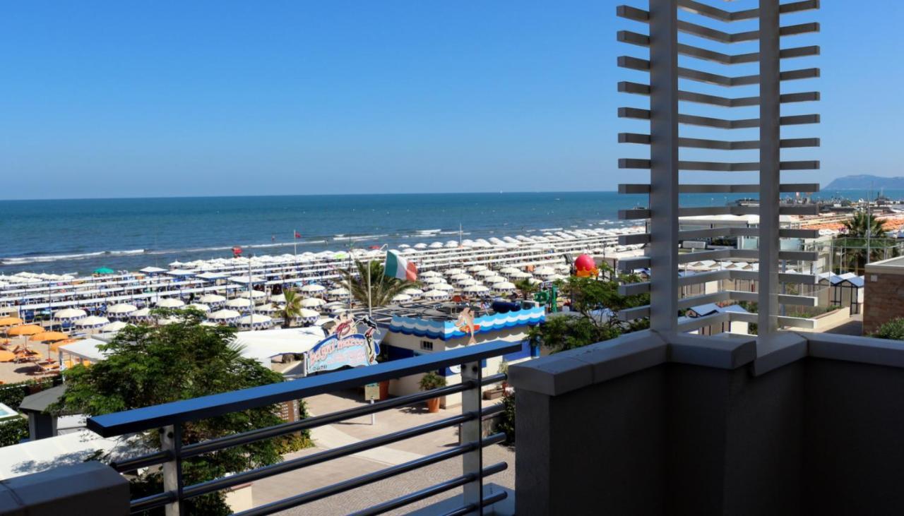 Hotel Record Riccione Zewnętrze zdjęcie