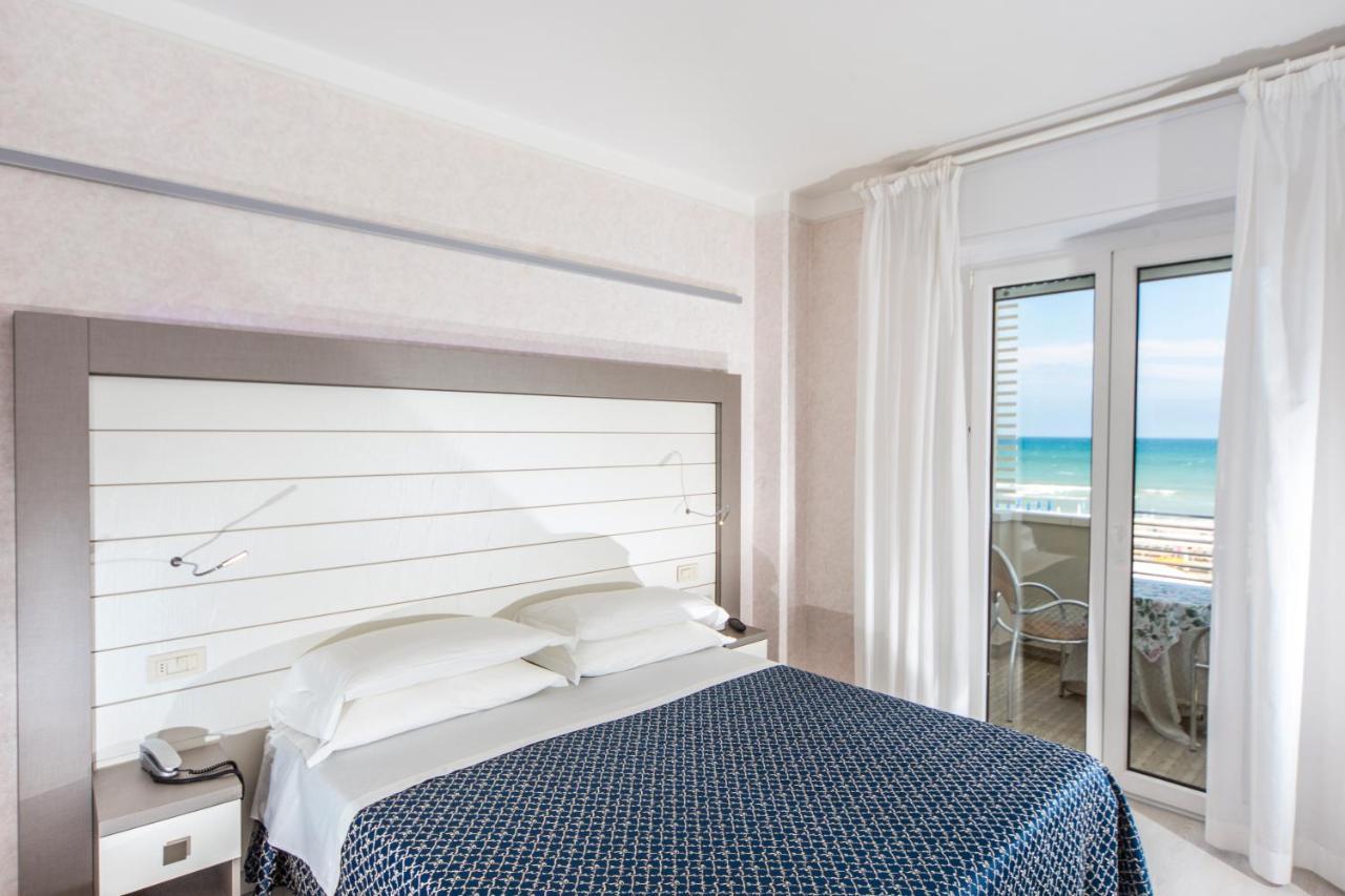 Hotel Record Riccione Zewnętrze zdjęcie