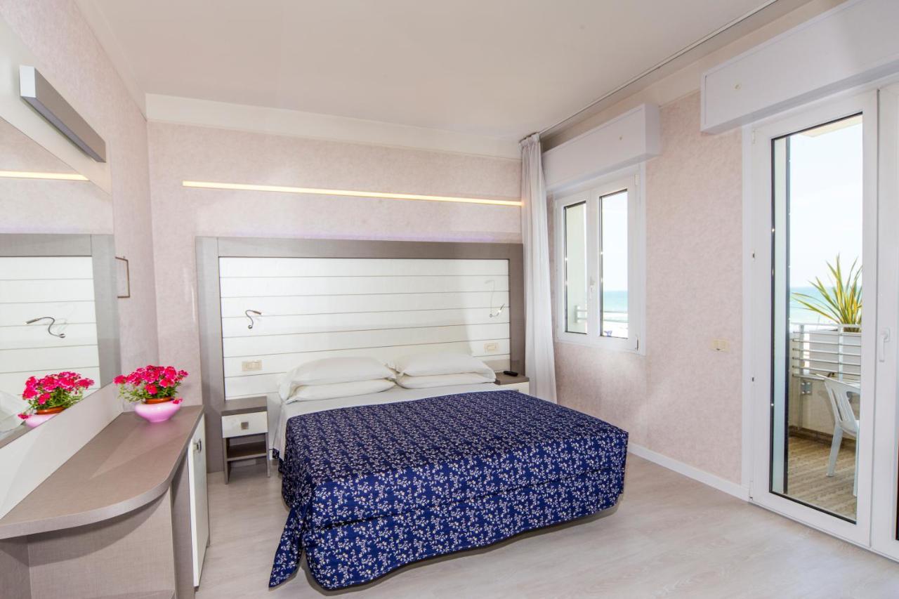 Hotel Record Riccione Zewnętrze zdjęcie