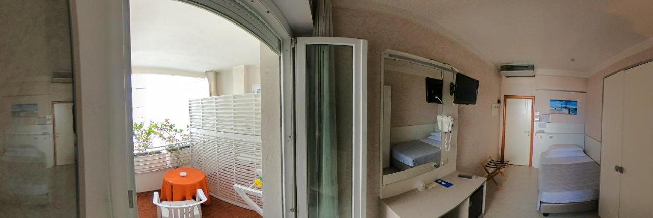 Hotel Record Riccione Zewnętrze zdjęcie