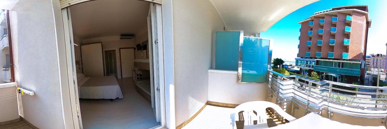 Hotel Record Riccione Zewnętrze zdjęcie