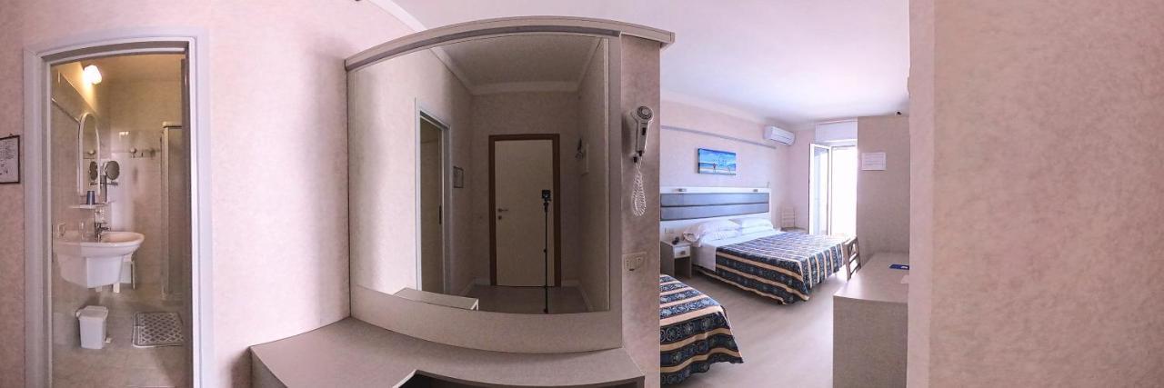 Hotel Record Riccione Zewnętrze zdjęcie