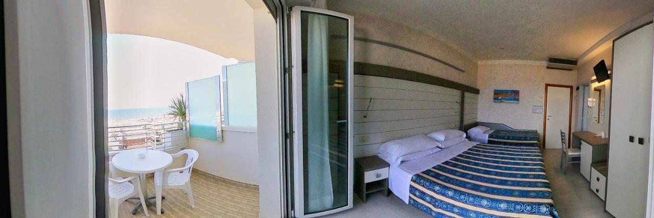 Hotel Record Riccione Zewnętrze zdjęcie