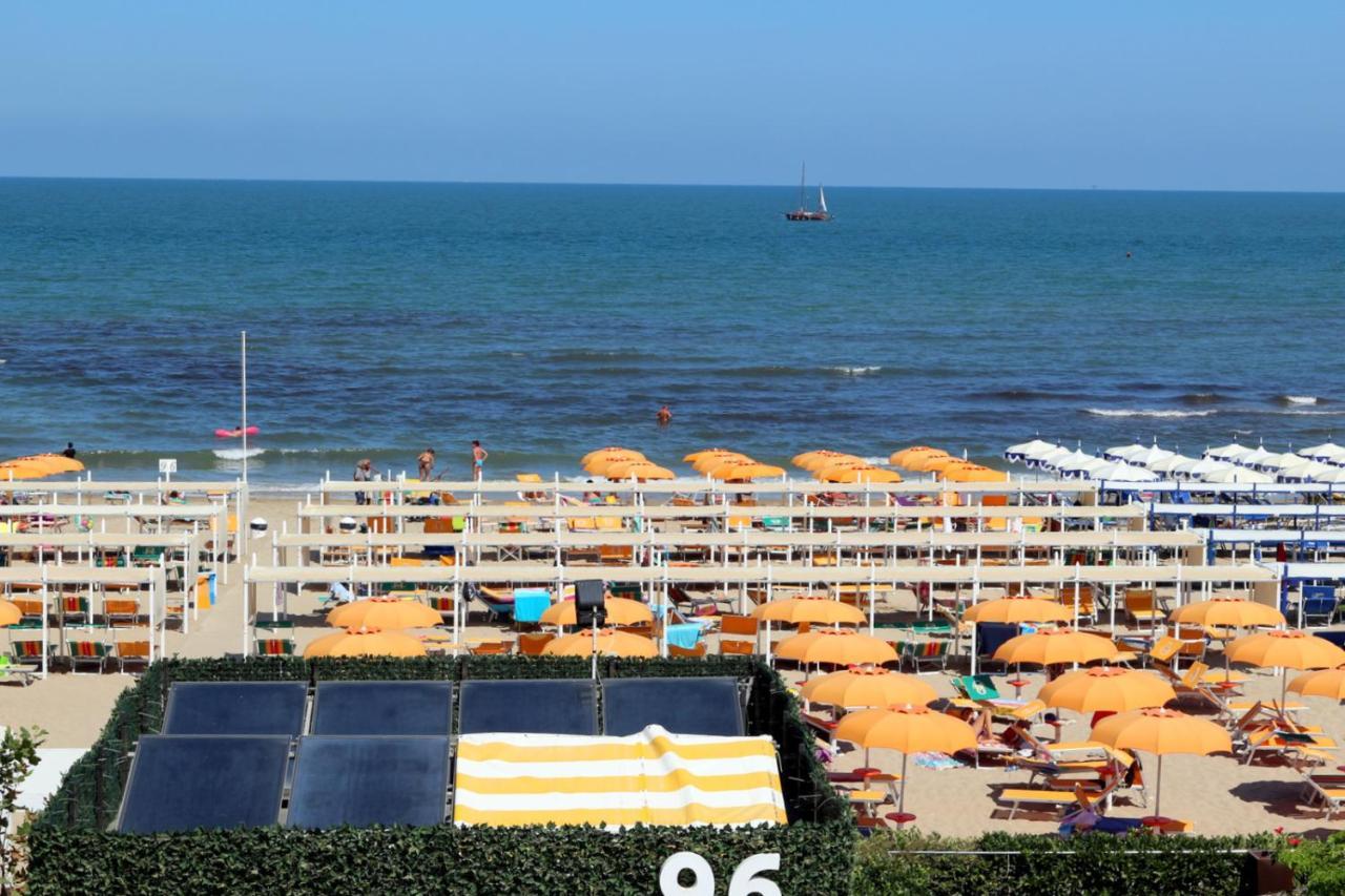 Hotel Record Riccione Zewnętrze zdjęcie
