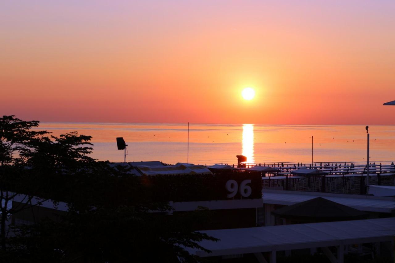 Hotel Record Riccione Zewnętrze zdjęcie