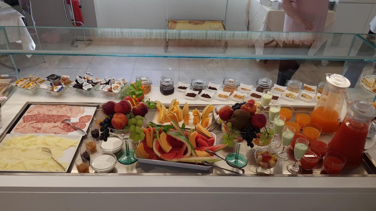 Hotel Record Riccione Zewnętrze zdjęcie