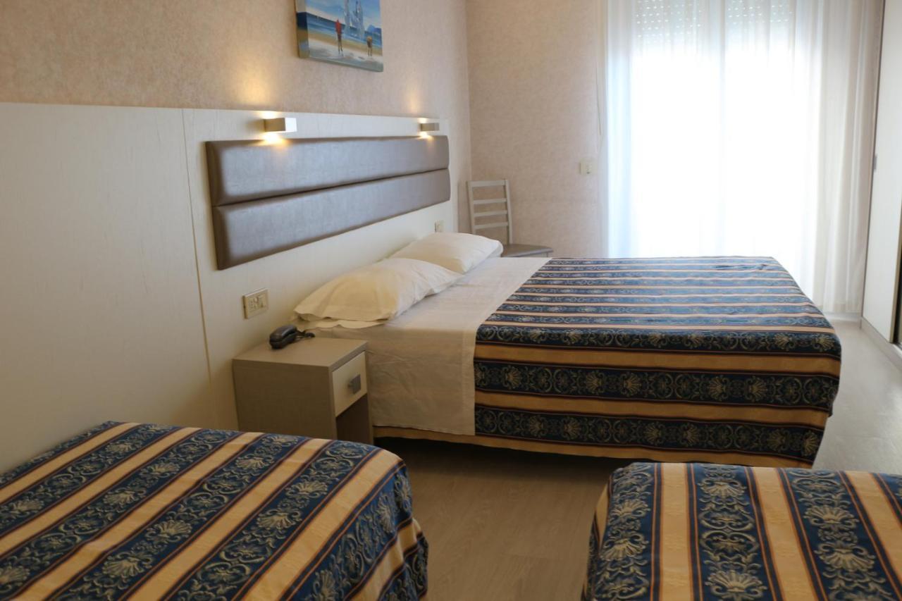 Hotel Record Riccione Zewnętrze zdjęcie